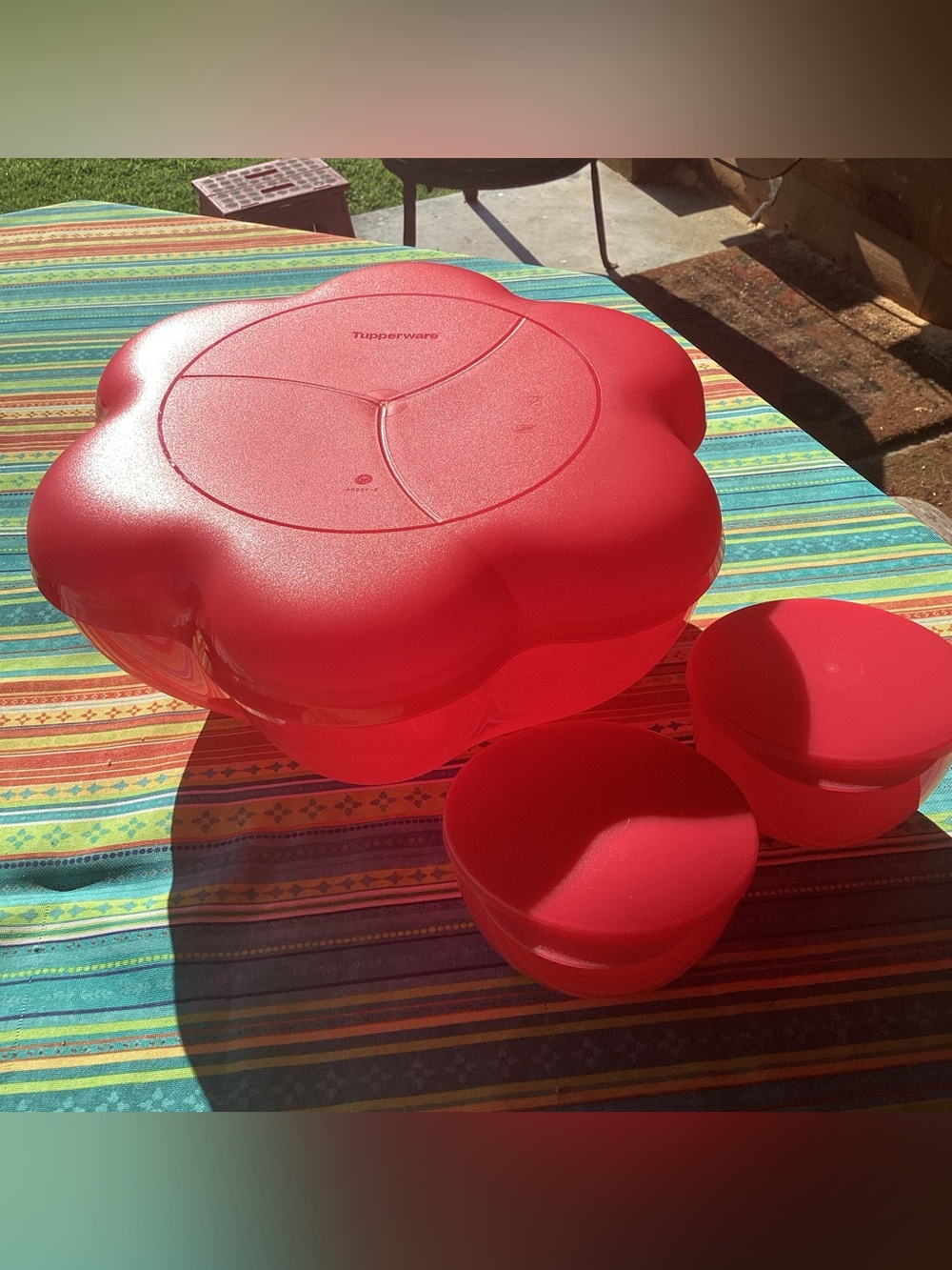 Tupperware Chip N Dip set in Red! Perfect for entertaining!